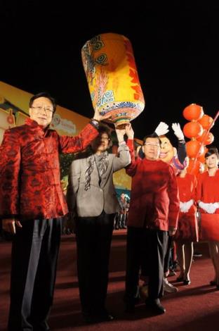 接棒2013台灣燈會  邱縣長：開心一天 打拚一年 寫下民眾一生難忘的回憶